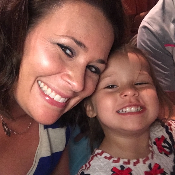 Meet your Posher, Kimberly - Picture 1 of 2